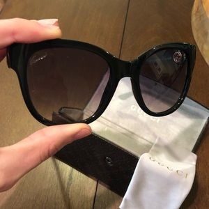 Oversized Gucci cat eye sunglasses